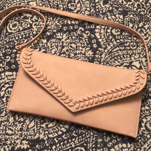 Lulus Handbags - Nude envelope crossbody bag